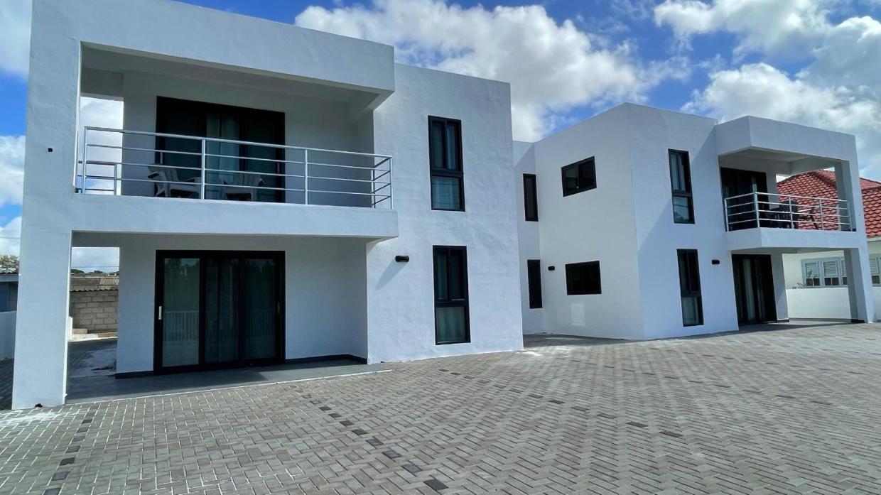 Apartamento Whitehouse Boulevard, Close To Mambo Beach And City Centre Willemstad Exterior foto