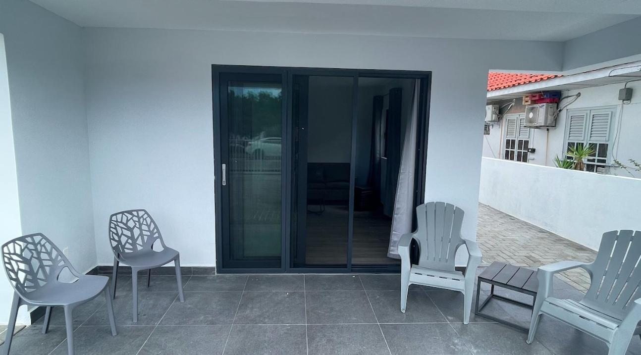 Apartamento Whitehouse Boulevard, Close To Mambo Beach And City Centre Willemstad Exterior foto