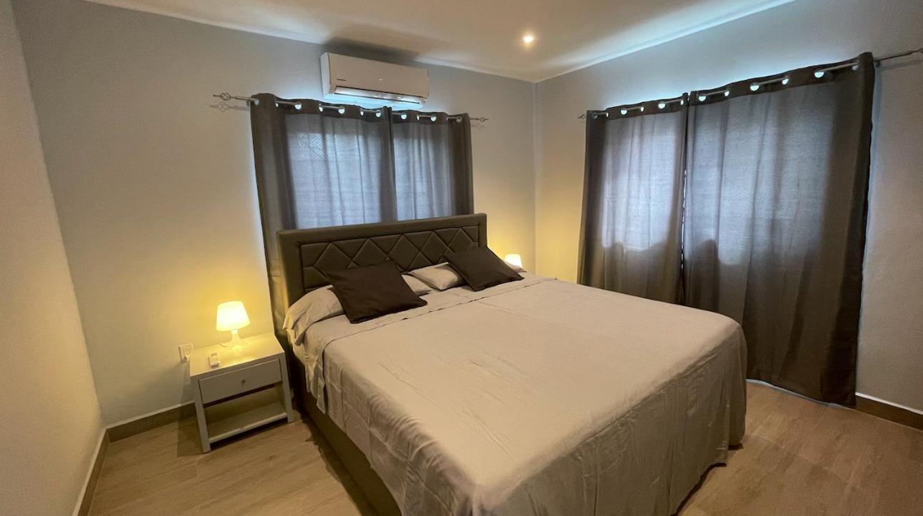Apartamento Whitehouse Boulevard, Close To Mambo Beach And City Centre Willemstad Exterior foto