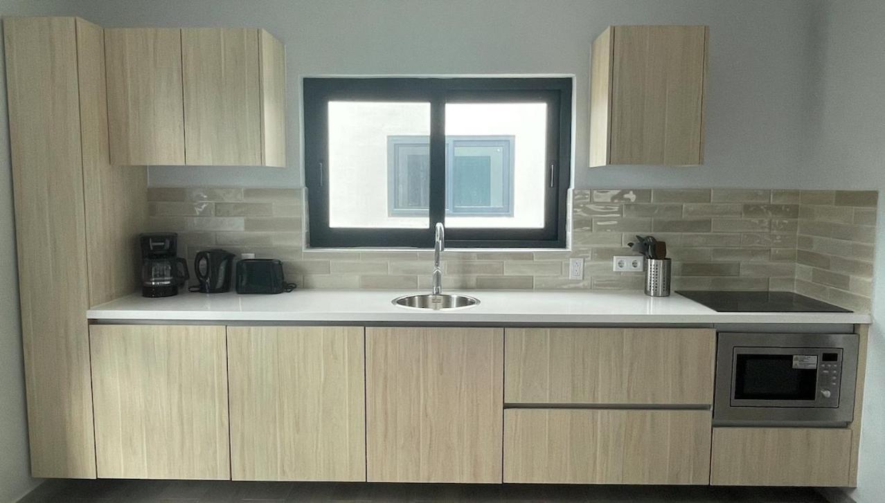 Apartamento Whitehouse Boulevard, Close To Mambo Beach And City Centre Willemstad Exterior foto